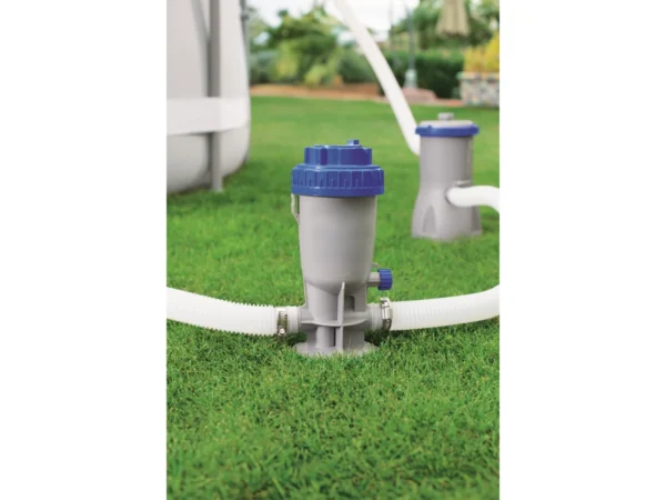 Автоматичен дозатор за хлорни таблетки Bestway Flowclear AquaFeed – свързан към филтъра