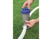 Автоматичен дозатор за хлорни таблетки Bestway Flowclear AquaFeed – зареждане