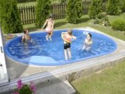 Басейн Olymp с филтрация и осветление – с деца във водата