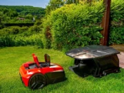 Косачка робот MTF DM2 600i – при зарядната станция