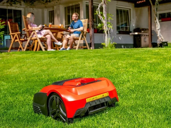 Косачка робот MTF DM2 600i – в градина с хора