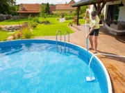 Вакуумна четка Vac Deluxe за басейн – при почистване на басейн