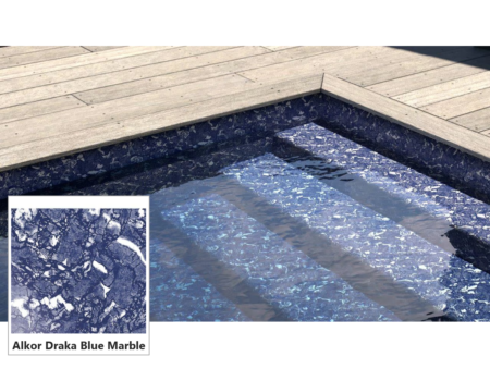 Армиран линер Alkor Draka Blue Marble – мостра на десена и басейн със стълби със син мрамор