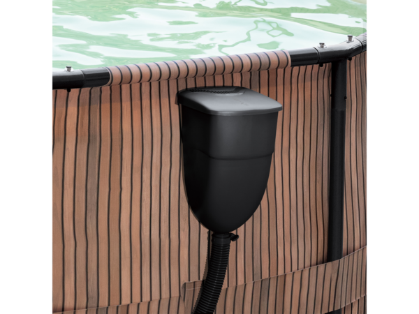 Black skimmer hung on the wall of a Swing Natural Teak pool