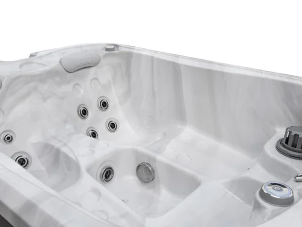 Șezlong cu duze și nișă pentru picioare în jacuzzi Emerald Basic, prim-plan
