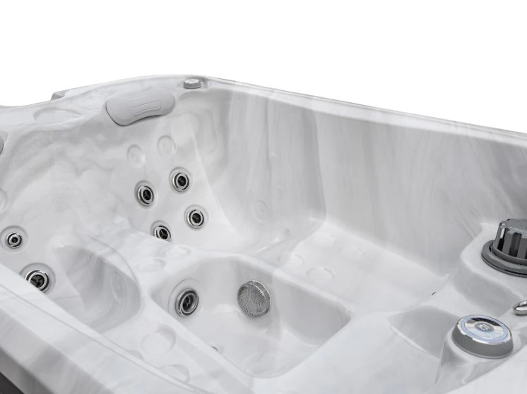 Șezlong cu duze și nișă pentru picioare în jacuzzi Emerald Basic, prim-plan