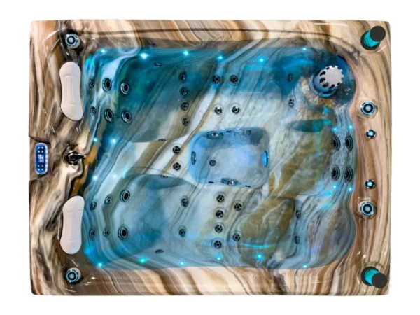 Jacuzzi Emerald umplut în Tuscan Sun, văzut de sus – apă iluminată
