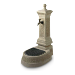 Gartenbrunnen Carobbio FV01 – Säule mit Hahn und Trog mit Gitter