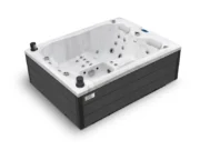 Jacuzzi de grădină Emerald cu acril marmorat deschis și lambriu antracit, vedere de sus din lateral