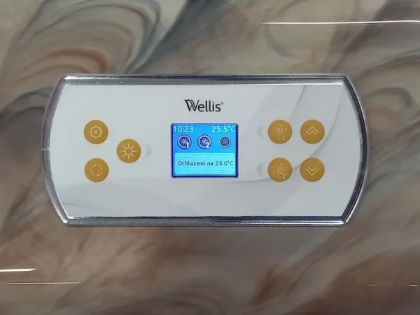 Πίνακας ελέγχου της Wellis με κουμπιά και έγχρωμη οθόνη στο κέλυφος του τζακούζι Palermo