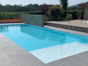 Plăci Harmony în jurul unei piscine