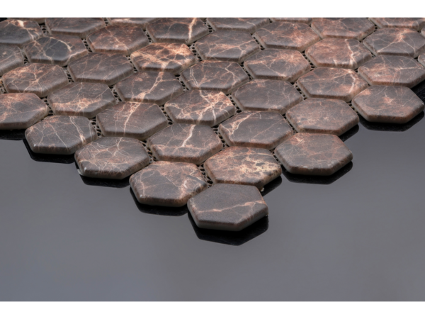 Sechseckiges Glaskeramik-Mosaik für das Bad Bordeaux – Beispiel für die Verkleidung
