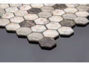 Sechseckiges Glaskeramik-Mosaik für das Bad Emperador – Beispiel für die Verkleidung