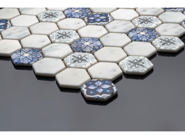 Hexagonal glass-ceramic mosaic for bathroom Hallstatt – cladding example