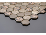 Mozaic hexagonal din sticlă ceramică pentru baie Noce – exemplu de placare