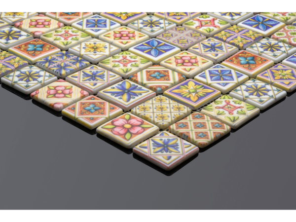 Mozaic cu model din sticlă ceramică pentru baie Puebla – exemplu de placare